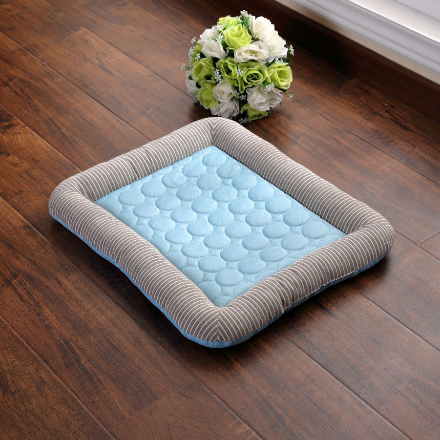 Pet Cooling Mat – Soft Ice Silk Bed for Dogs & Cats